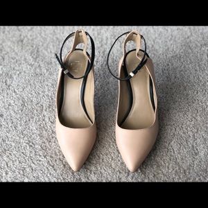 Nude Ann Taylor Pumps